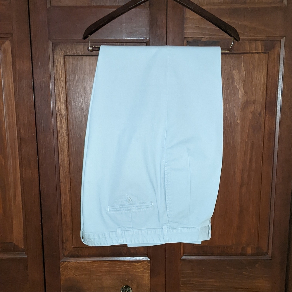 Polo Chino. Polo by Ralph Lauren. 38 32. Sand